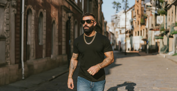 Man wearing Gold Bling Necklace Jewellery 